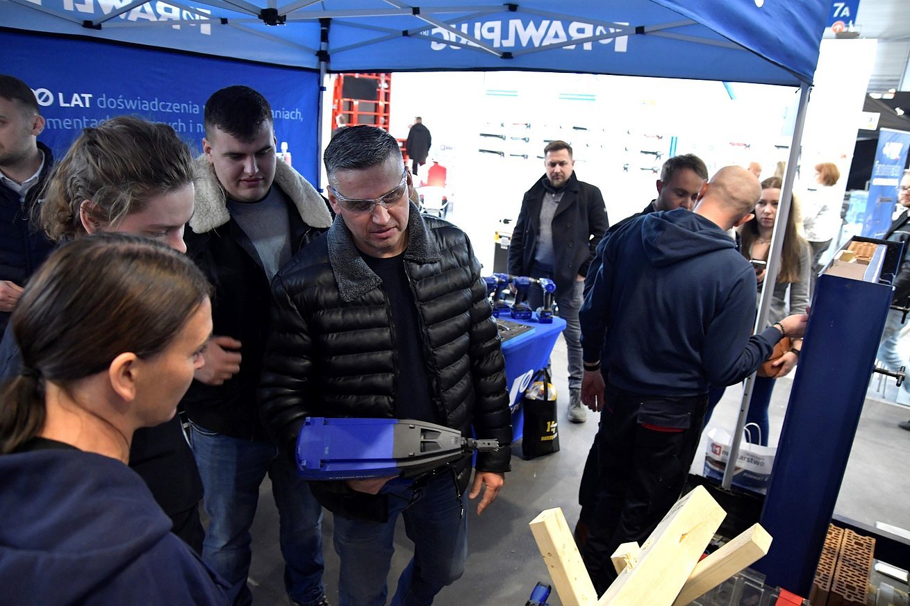 test gwoździarki rawlplug na targach