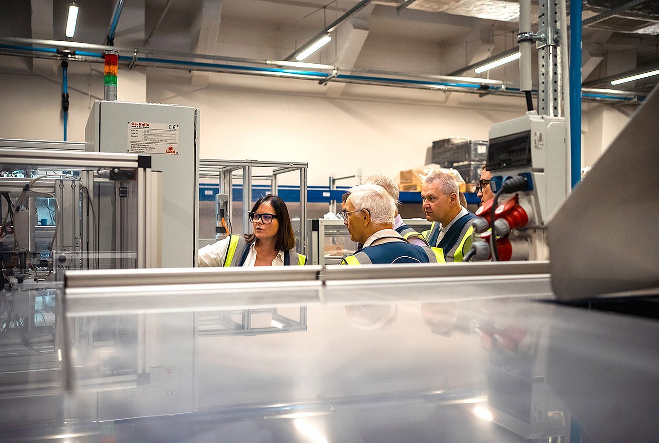 The modern facilities of Rawlplug's chemistry department impressed scientists, including those attending the International Metrology Conference, who toured the Wroclaw headquarters.