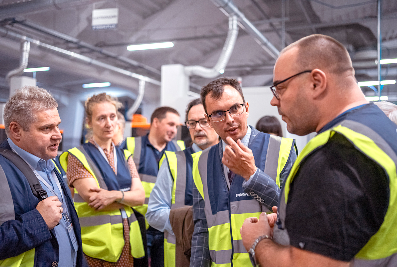 Metrology Conference. A tour of the Rawlplug factory in Wroclaw. Pictured, among others, is Piotr Piechota from Wroclaw University of Technology.