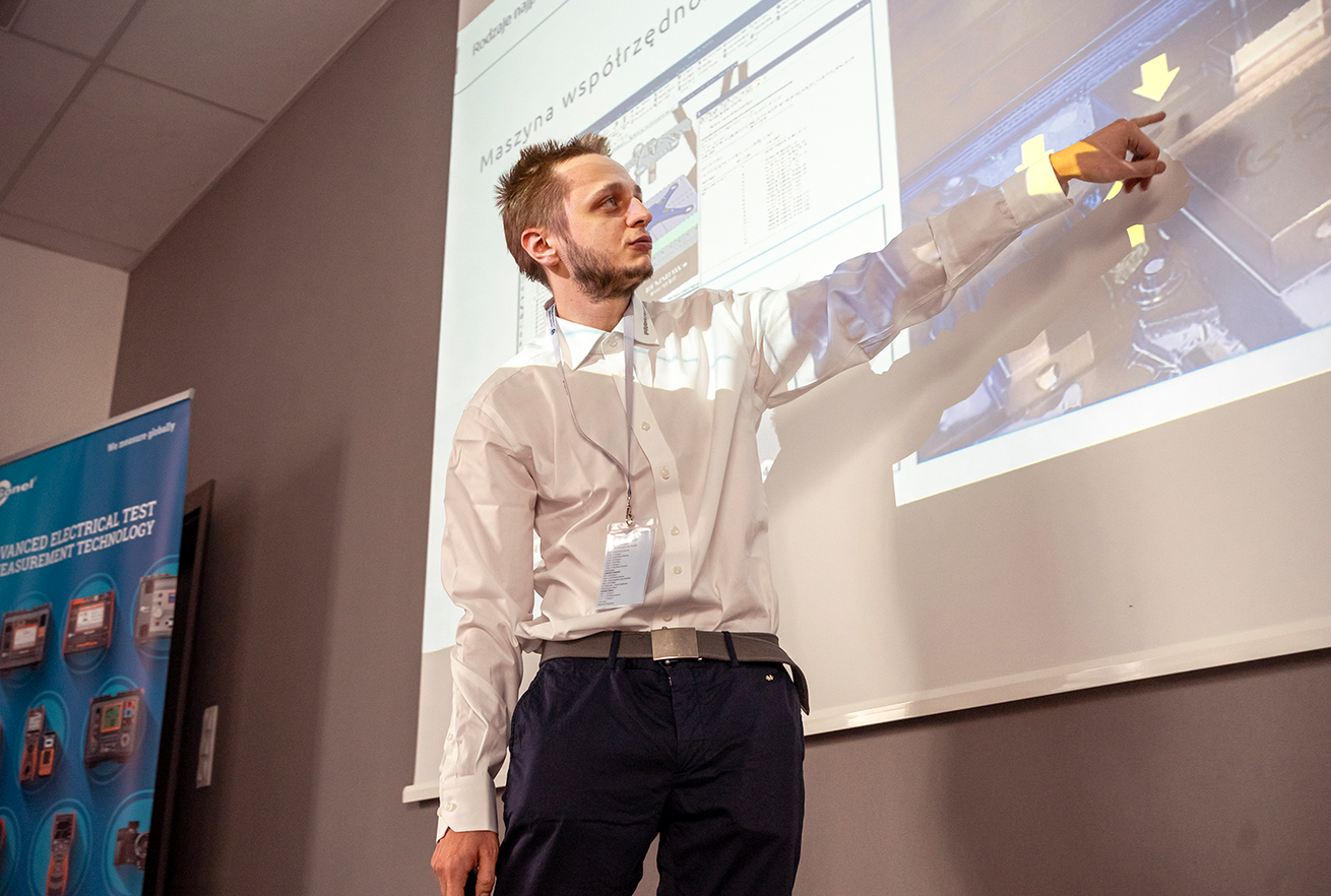 Michal Wisniewski from Rawlplug during his presentation.