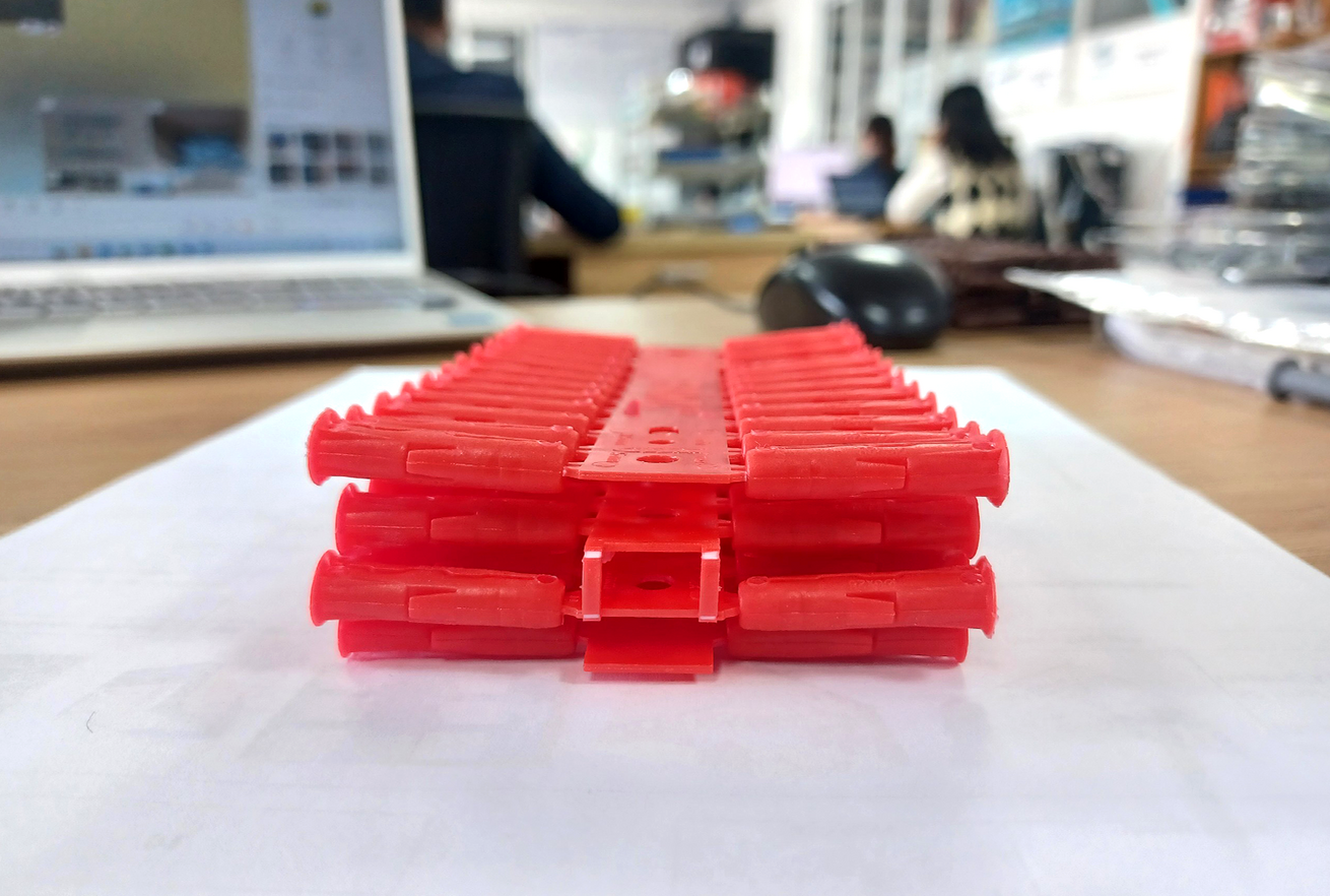 W tym czasie eksperci Rawlplug monitorowali każdy z procesów i indeksów związanych z Rawlplug Vietnam. Wewnętrzna kontrola objęła nie tylko produkcję, ale też – między innymi – dostawy i systemy pakowania. 